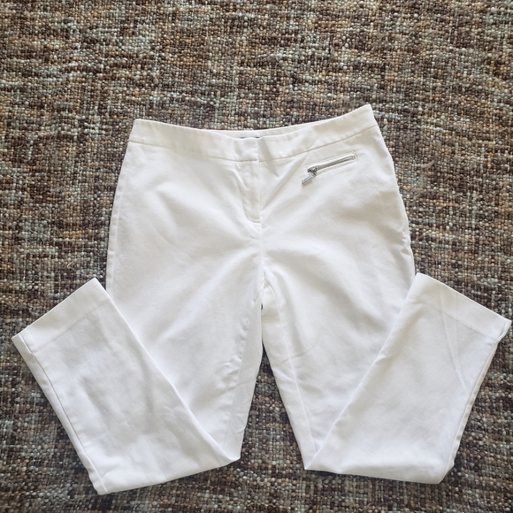 Vince Camuto Pants - Vince Camuto White Crop Pants VG condition Size 6